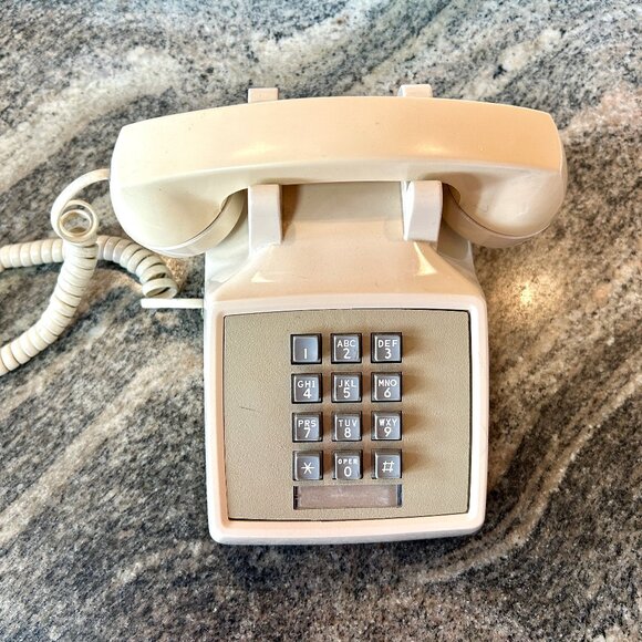 Vintage Western Electric Bell System Touch Tone Desk Telephone Beige 2500DM - Picture 2 of 10